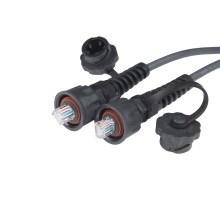 Промышленный патч-корд U/UTP IP67 категория 5e с защитными крышками 5 м черный Hyperline PC-IE-LPM-UTP-RJ45-RJ45-C5e-5M-BK