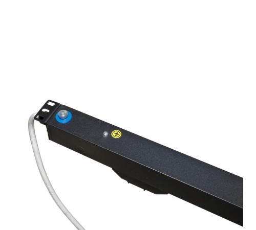 Hyperline SHE-20IEC-4BIEC-B-3PVB Блок розеток, вертикальный, 20 розеток IEC320 C13, 4 розетки IEC320 C19, автоматич. выключатель, кабель питания 3м (3х4.0мм2) с вилкой IEC 60309 32А (2х16A) (2P+E), 250В, 1556x44.4x44.4мм (ДхШхВ), корпус алюминий, черный