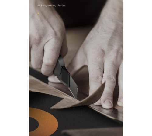 Нож Deli Технический нож "Home Series Black" Deli HT4018 ширина лезвия 18мм, эксклюзивный дизайн, корпус из высококачественного софттач пластика Нож Deli Технический нож "Home Series Black" Deli HT4018 ширина лезвия 18мм, эксклюзивный дизайн, корпус из высококачественного софттач пластика