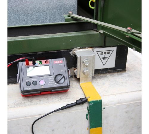 Измерители сопротивления UNI-T Измеритель сопротивления заземления и изоляции UT526 , заземление и изоляция, до 1000В, до 500МОм