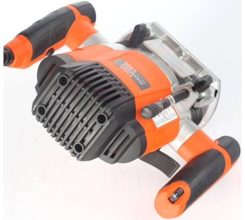 PATRIOT ER 120 Фрезер электрический [150300011] { 1200 Вт, цанги 6/8 мм }