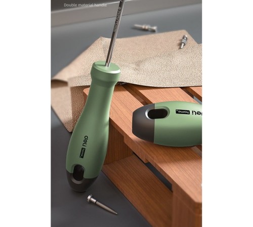 Крестовая отвертка "Home Series Green" Deli HT1203L PH0x75мм  Эксклюзивный дизайн, рукоятка из высококачественного софттач пластика