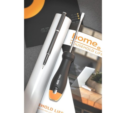 Шлицевая отвёртка "Home Series Gray" Deli HT1105C 5x100мм Эксклюзивный дизайн, рукоятка из высококачественного софттач пластика Шлицевая отвёртка "Home Series Gray" Deli HT1105C 5x100мм Эксклюзивный дизайн, рукоятка из высококачественного софттач пластика