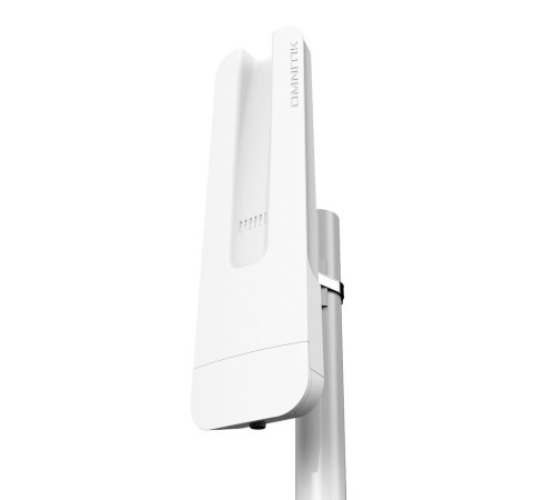 Точка доступа MikroTik OmniTIK 5 POE ac with 2 x 7.5dBi integrated 5GHz Omni antennas, High Gain Dual Chain 802.11an/ac wireless, 720MHz CPU, 128MB RAM, 5xGigabit LAN (4 with POE -OUT), POE, PSU, pole mount, Router (RBOmniTikPG-5HacD)