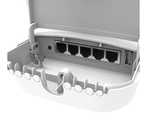 Точка доступа MikroTik OmniTIK 5 POE ac with 2 x 7.5dBi integrated 5GHz Omni antennas, High Gain Dual Chain 802.11an/ac wireless, 720MHz CPU, 128MB RAM, 5xGigabit LAN (4 with POE -OUT), POE, PSU, pole mount, Router (RBOmniTikPG-5HacD)