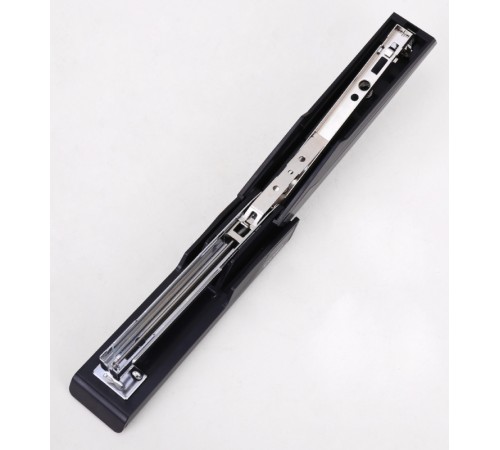Степлер настольный Deli E0463Black Exceed 24/6 26/6 (25листов) черный 100скоб металл закрытый/открытый коробка