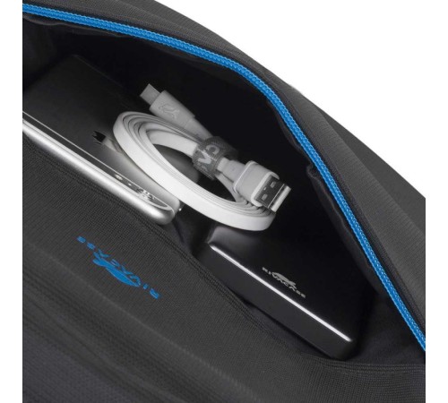 Рюкзак для ноутбука 17.3" Riva 8069 черный полиэстер (8069 BLACK)