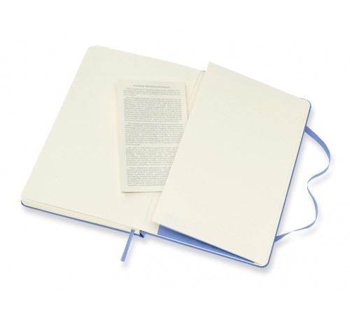 Блокнот Moleskine CLASSIC QP062B42 Large 130х210мм 240стр. нелинованный твердая обложка голубая гортензия Блокнот Moleskine CLASSIC QP062B42 Large 130х210мм 240стр. нелинованный твердая обложка голубая гортензия
