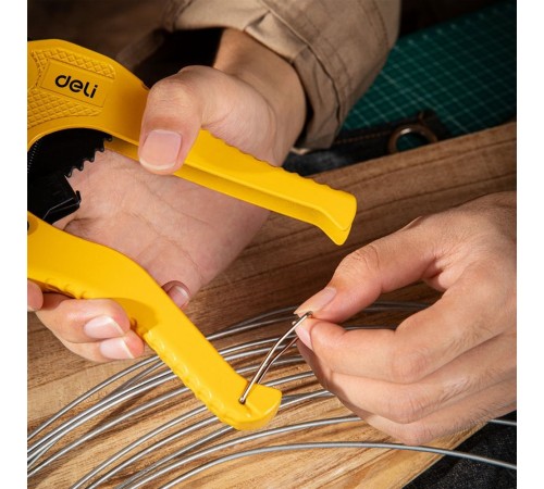 Труборез Deli Труборез для пластиковых труб с храповым механизмом Deli DL350042  диаметр реза до 42мм, лезвия из нержавеющей стали с тефлоновым покрытием, аллюминиевый корпус