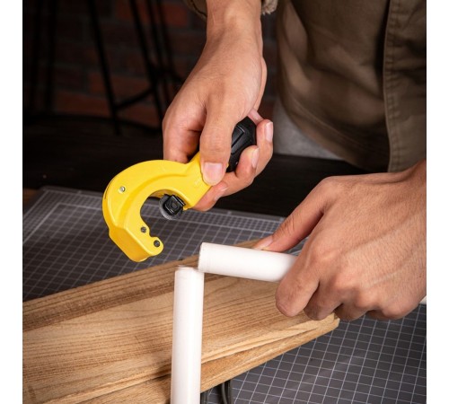 Труборез Deli Труборез для металлических труб Deli DL2504  диапазон реза 3-32 мм, режущая кромка из нержавеющей стали, подходит для меди и алюминия