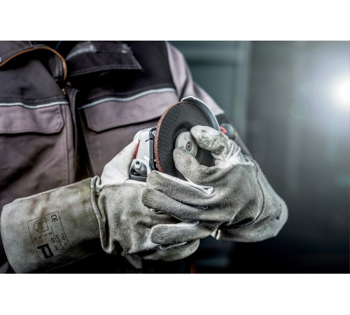 Углошлифовальная машина Metabo WE 15-125 Quick 1550Вт 11000об/мин рез.шпин.:M14 d=125мм Углошлифовальная машина Metabo WE 15-125 Quick 1550Вт 11000об/мин рез.шпин.:M14 d=125мм