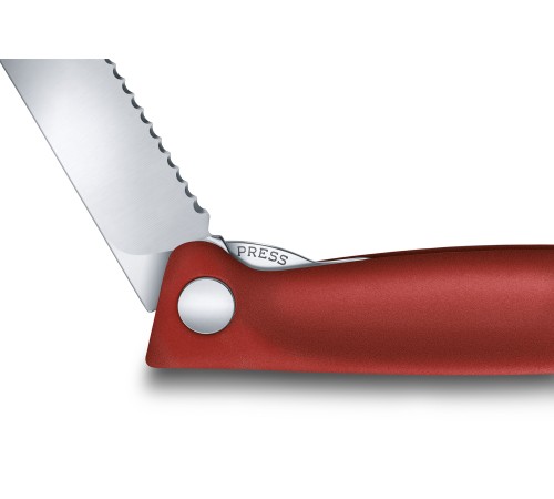 Нож кухонный Victorinox Swiss Classic (6.7831.FB) стальной столовый лезв.110мм серрейт. заточка красный блистер Нож кухонный Victorinox Swiss Classic (6.7831.FB) стальной столовый лезв.110мм серрейт. заточка красный блистер