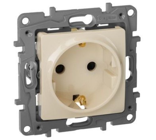Розетка силовая Legrand Etika (672322) скрыт. зазем. штор. IP21 слоновая кость