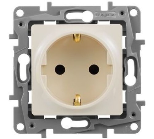 Розетка силовая Legrand Etika (672322) скрыт. зазем. штор. IP21 слоновая кость