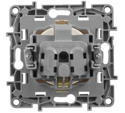 Розетка силовая Legrand Etika (672322) скрыт. зазем. штор. IP21 слоновая кость