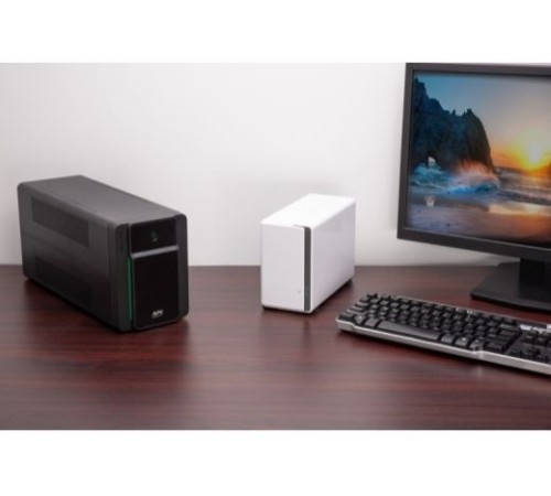 Источник бесперебойного питания APC Easy UPS 1600 ВА, 900 Вт, линейно-интерактивный, автоматическая регулировка напряжения, 140-300 В, (4) Schuko CEE 7 розеток Резервная батарея, входной шнур 1,2 м, размеры (В x Ш x Г) 190 x 140 x 319 мм, вес 10,2 кг, ста