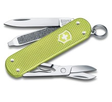 Нож перочинный Victorinox Classic Lime Twist (0.6221.241G) 58мм 7функц. карт.коробка