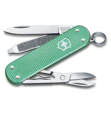 Нож перочинный Victorinox Classic Minty Mint (0.6221.221G) 58мм 7функц. карт.коробка