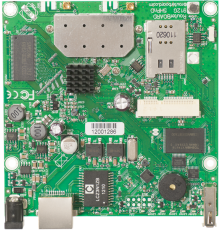Точка доступа MikroTik RouterBOARD 912UAG with 600Mhz Atheros CPU, 64MB RAM, 1xGigabit LAN, USB, miniPCIe, built-in 5Ghz 802.11a/n 2x2 two chain wireless, 2xMMCX connectors, RouterOS L4 (RB912UAG-5HPnD)