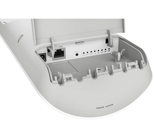 Точка доступа MikroTik mANTBox 2 12s with 12dBi 120 degrees 2.4Ghz sector antenna, Dual Chain 802.11bgn wireless, 600MHz CPU, 64MB RAM, 1x Gigabit LAN, PSU, POE, pole mount,  RouterOS L4 (RB911G-2HPnD-12S)