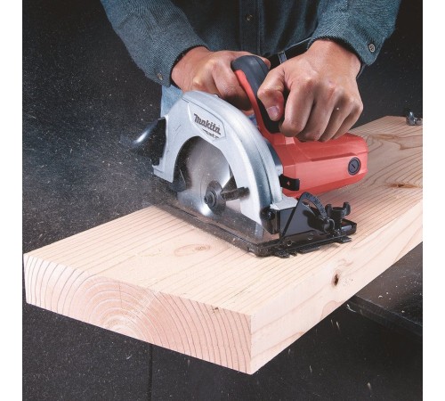 Циркулярная пила (дисковая) Makita M5802 1050Вт (ручная) Циркулярная пила (дисковая) Makita M5802 1050Вт (ручная)