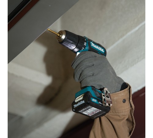 Дрель-шуруповерт Makita DF332DWAE аккум. патрон:быстрозажимной (кейс в комплекте) Дрель-шуруповерт Makita DF332DWAE аккум. патрон:быстрозажимной (кейс в комплекте)