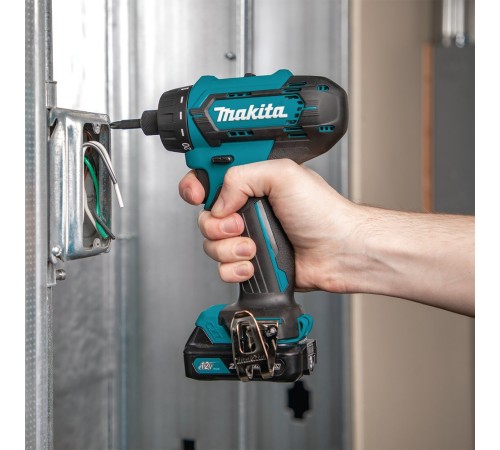 Дрель-шуруповерт Makita DF033DWAE аккум. патрон:шестигр.1/4" (кейс в комплекте) Дрель-шуруповерт Makita DF033DWAE аккум. патрон:шестигр.1/4" (кейс в комплекте)