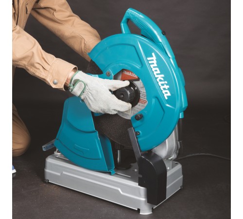 Торцовочная пила Makita LW1400 2200Вт 3800об/мин d=355мм Торцовочная пила Makita LW1400 2200Вт 3800об/мин d=355мм