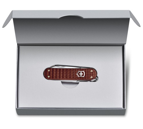 Нож перочинный Victorinox Classic Precious Alox (0.6221.4011G) 58мм 5функц. коричневый подар.коробка Нож перочинный Victorinox Classic Precious Alox (0.6221.4011G) 58мм 5функц. коричневый подар.коробка