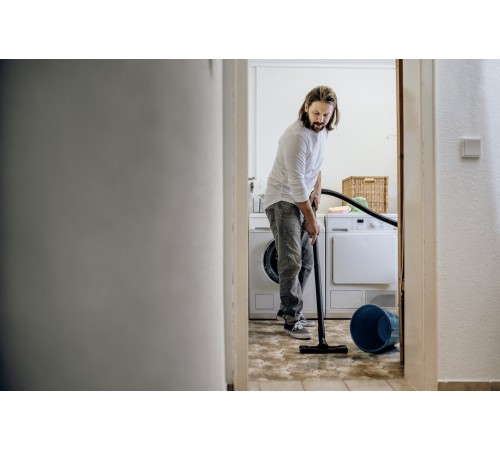 Строительный пылесос Karcher WD 2 Plus S V-15/4/18 1000Вт (уборка: сухая/сбор воды) желтый