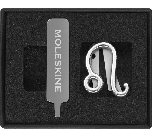 Шильд-символ Moleskine Zodiac Лев металл серебристый коробка с европод. PINLEOSILV Шильд-символ Moleskine Zodiac Лев металл серебристый коробка с европод. PINLEOSILV
