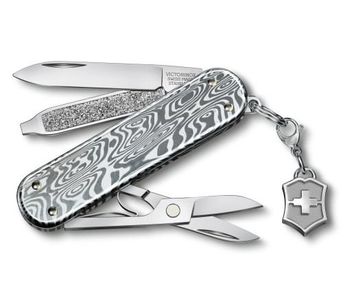 Нож перочинный Victorinox Classic Brilliant Damast (0.6221.34) 58мм 5функц. серебристый подар.коробка Нож перочинный Victorinox Classic Brilliant Damast (0.6221.34) 58мм 5функц. серебристый подар.коробка