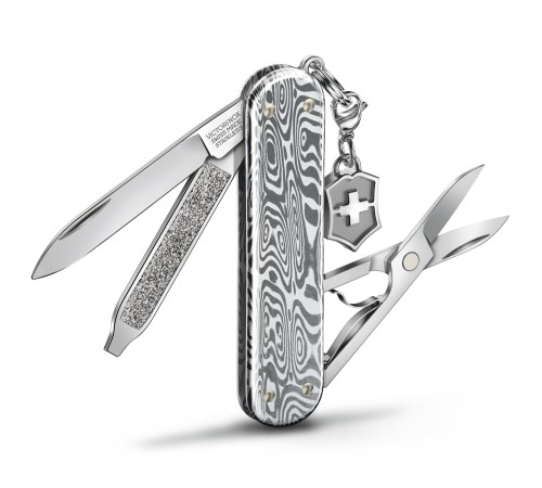Нож перочинный Victorinox Classic Brilliant Damast (0.6221.34) 58мм 5функц. серебристый подар.коробка Нож перочинный Victorinox Classic Brilliant Damast (0.6221.34) 58мм 5функц. серебристый подар.коробка