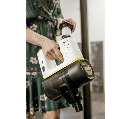 Ручной пылесос Karcher VC 6 Cordless ourFamily Car, 250Вт, черный/белый [1.198-672.0]
