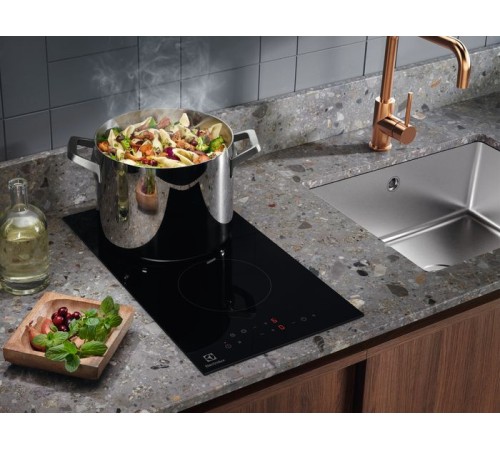 Варочная поверхность Electrolux LHR3233CK черный