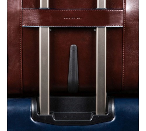 Сумка дорожная Piquadro BLUE SQUARE (BV4729B2/R) 40x36x16см 20л. 2.584кг. кожа красный Сумка дорожная Piquadro BLUE SQUARE (BV4729B2/R) 40x36x16см 20л. 2.584кг. кожа красный