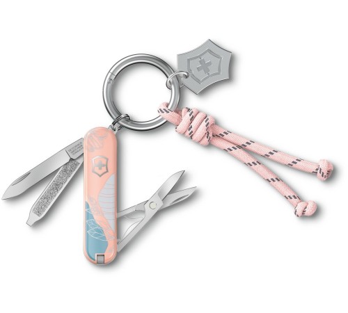 Нож перочинный Victorinox Classic SD Paris Style (0.6223.E221) 58мм 7функц. подар.коробка Нож перочинный Victorinox Classic SD Paris Style (0.6223.E221) 58мм 7функц. подар.коробка