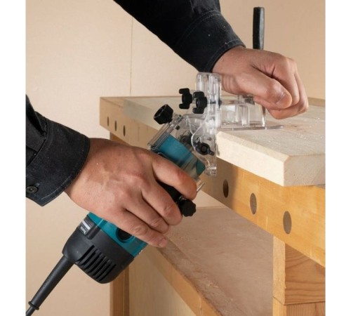 Фрезер Makita 3712 530Вт 32000об/мин макс.ход:42мм Фрезер Makita 3712 530Вт 32000об/мин макс.ход:42мм