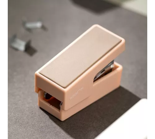 Степлер мини Deli ENS083BLUE ENS083 Linfini N10 24/6 (15листов) синий 15скоб металл/пластик блистер