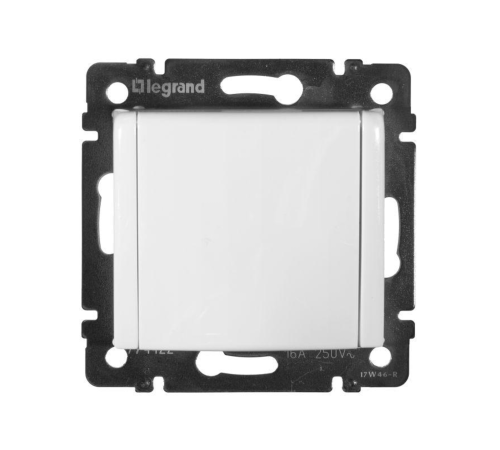 Розетка Legrand 774422