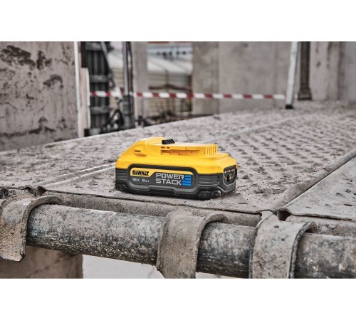 Батарея аккумуляторная DeWalt XR 18В Li-Ion (DCBP518-XJ) Батарея аккумуляторная DeWalt XR 18В Li-Ion (DCBP518-XJ)
