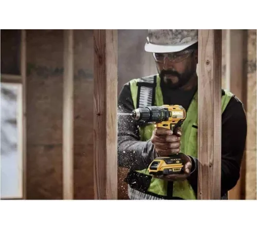 Дрель-шуруповерт DeWalt DCD778M2T-QW аккум. патрон:быстрозажимной Дрель-шуруповерт DeWalt DCD778M2T-QW аккум. патрон:быстрозажимной