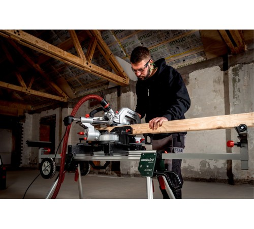 Торцовочная пила Metabo KGS 216 M 613216000 Торцовочная пила Metabo KGS 216 M 613216000