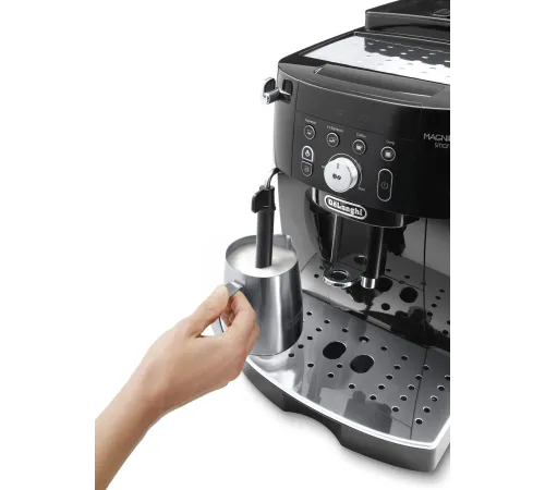 Кофемашина автоматическая DeLonghi Magnifica S ECAM230.13.B черный, исп. кофе - молотый/зерновой, 1.8 л, 1450 Вт, 15 Бар. Кофемашина автоматическая DeLonghi Magnifica S ECAM230.13.B черный, исп. кофе - молотый/зерновой, 1.8 л, 1450 Вт, 15 Бар.