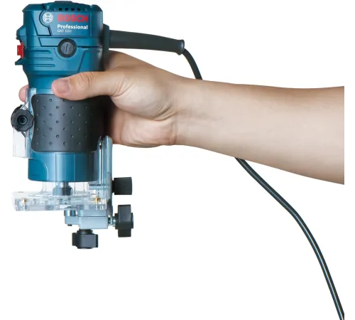 Фрезер Bosch GKF 550 550Вт 33000об/мин макс.ход:38мм