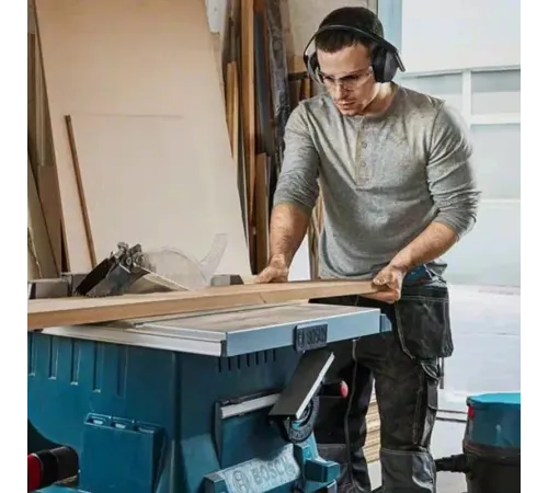Станок распиловочный Bosch GTS 254 1800W (0601B45000) Станок распиловочный Bosch GTS 254 1800W (0601B45000)