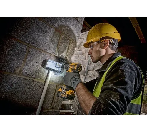 Дрель-шуруповерт DeWalt DCD796D2-QW аккум. патрон:быстрозажимной (кейс в комплекте) Дрель-шуруповерт DeWalt DCD796D2-QW аккум. патрон:быстрозажимной (кейс в комплекте)