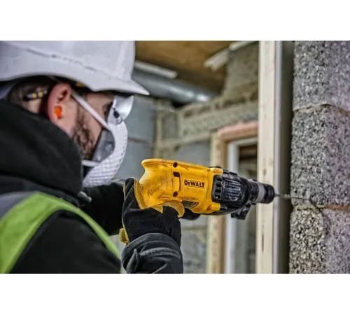 Перфоратор DeWalt D25033K-QS патрон:SDS-plus уд.:2.1Дж (кейс в комплекте) Перфоратор DeWalt D25033K-QS патрон:SDS-plus уд.:2.1Дж (кейс в комплекте)