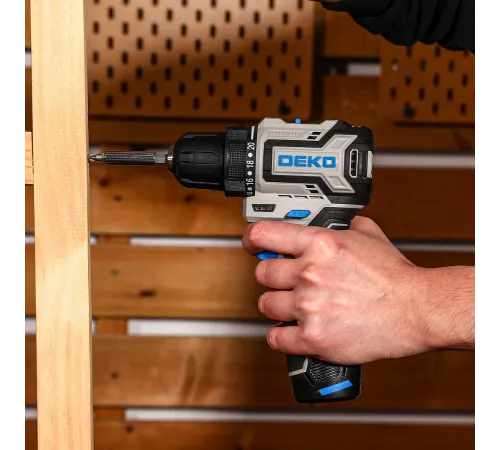 Дрель-шуруповерт Deko Loner 12V PRO аккум. патрон:быстрозажимной (кейс в комплекте) (085-1011) Дрель-шуруповерт Deko Loner 12V PRO аккум. патрон:быстрозажимной (кейс в комплекте) (085-1011)