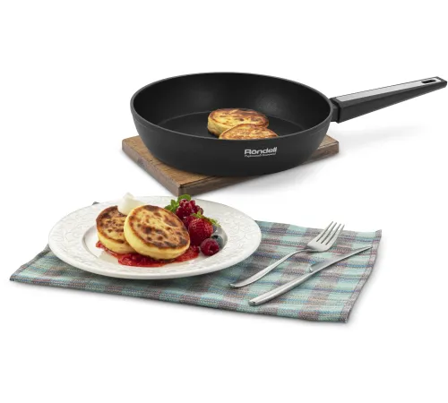 Сковорода Rondell Blitz RDA-1914 круглая 28см покрытие: Xylan Plus ручка несъемная (без крышки) черный